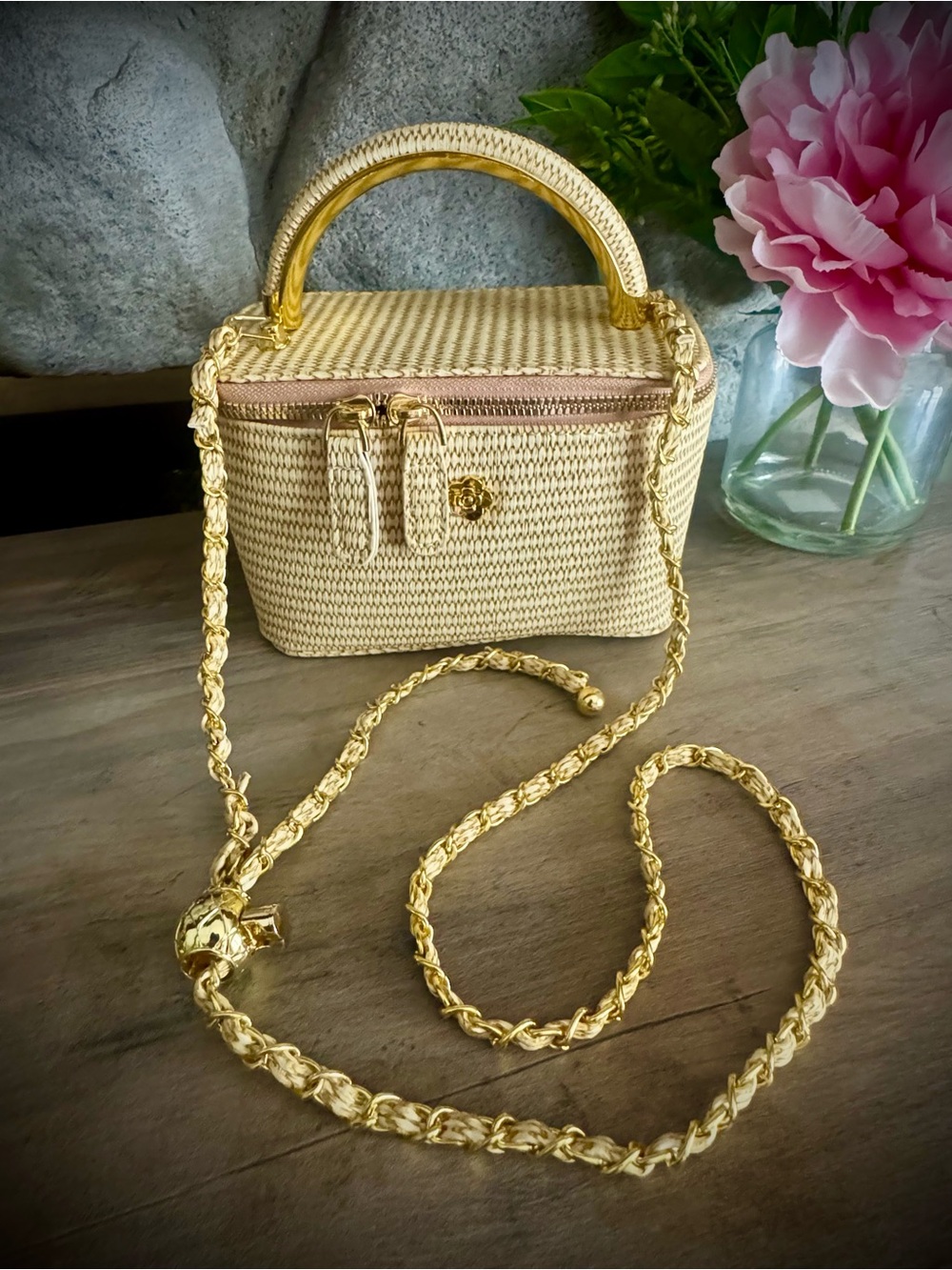 NWT Chic Classic On Trend Raffia Top Handle Crossbody Bag Luxury Vanity - Picture 6 of 6
